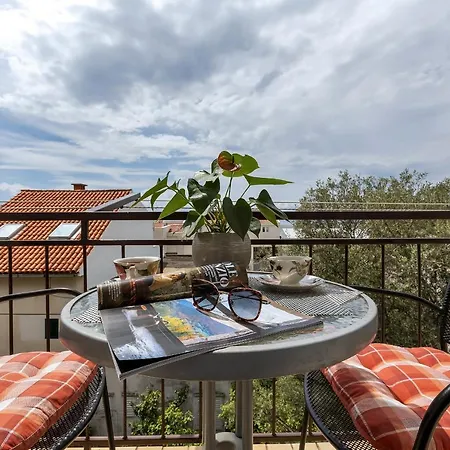 Katja Apartman *